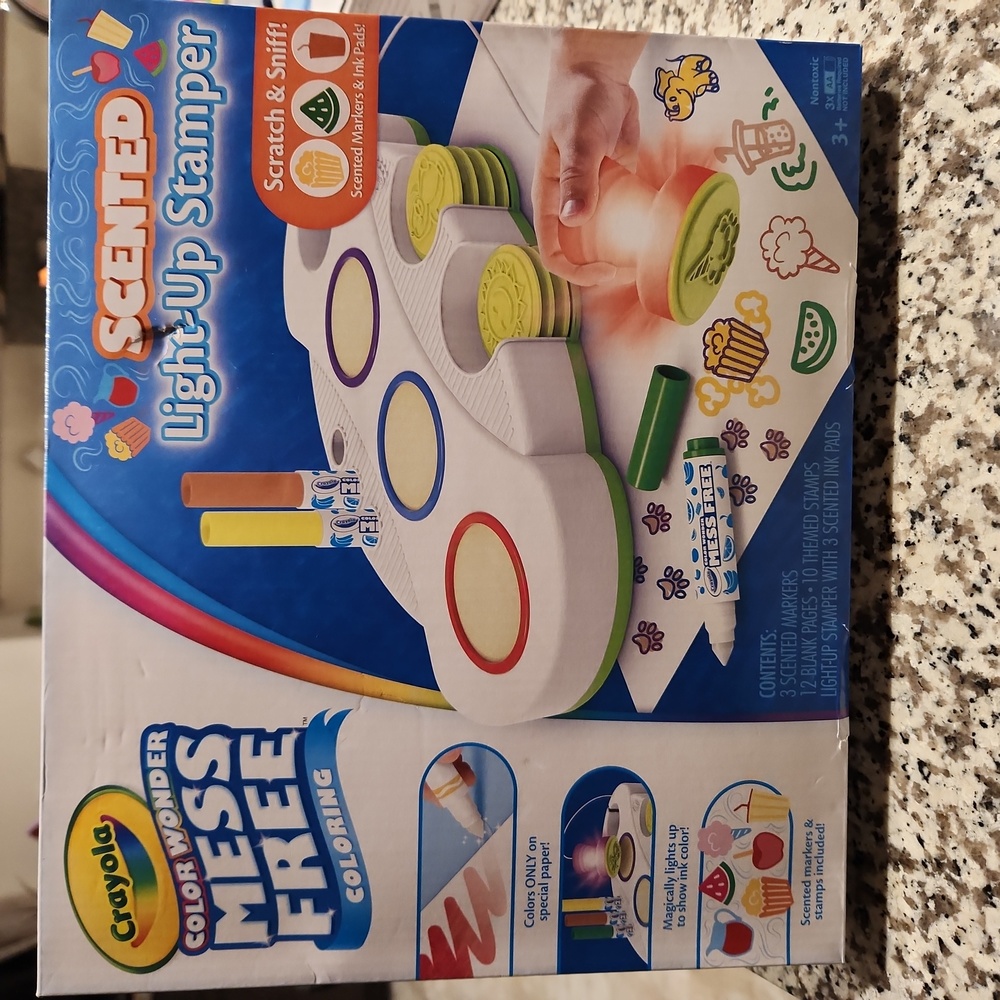 Crayola Color Wonder Light Up Stamper with Scented Inks,